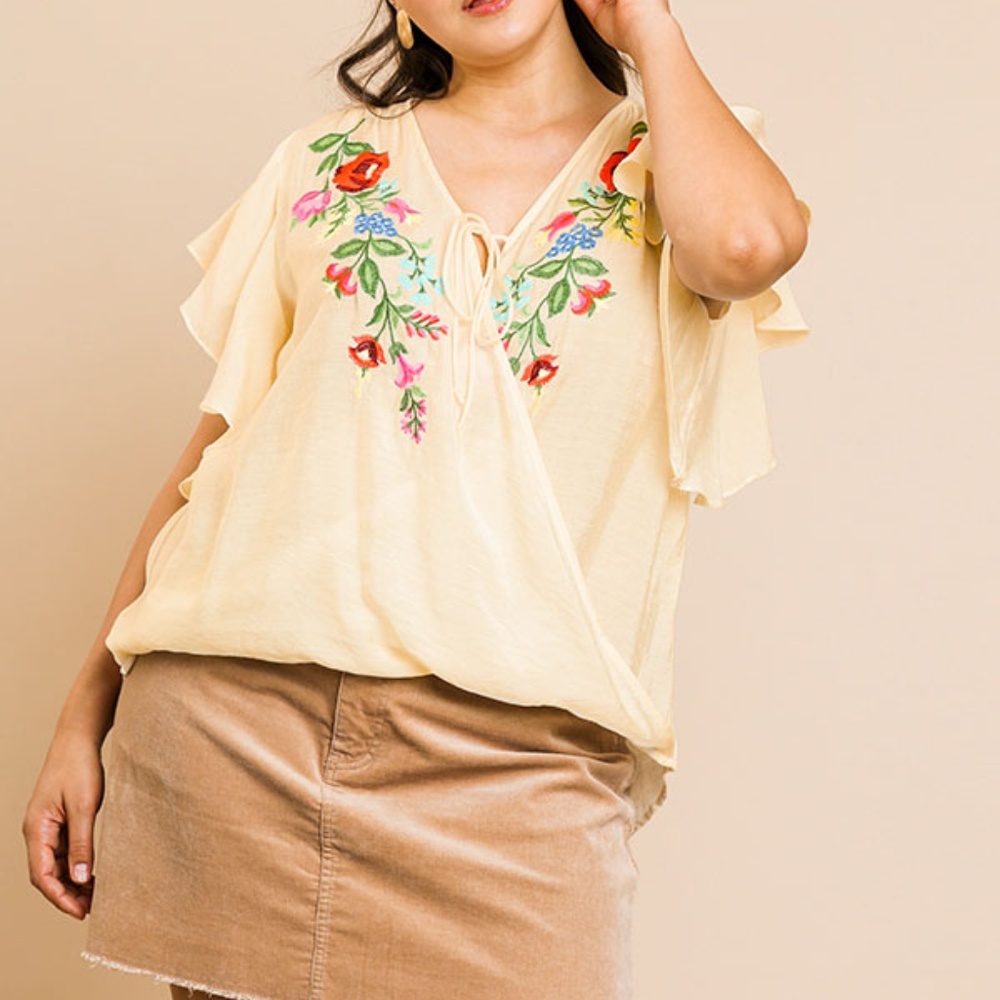 💞 PLUS SIZE Top Floral V-Neck with Drawstring